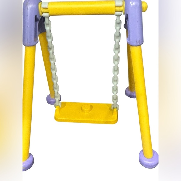 Bluey And Family Playground Swing Set Toy - Picture 3 of 4